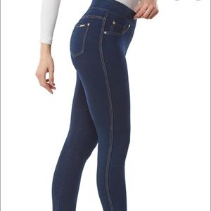 🌻 Nygard Slims Indigo Skinny stretch “jeans”